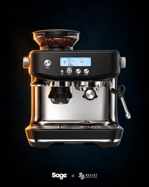 Sage the Barista Pro SES878BTR Czarna Trufla – widok z przodu, Sage x Bullet Brothers