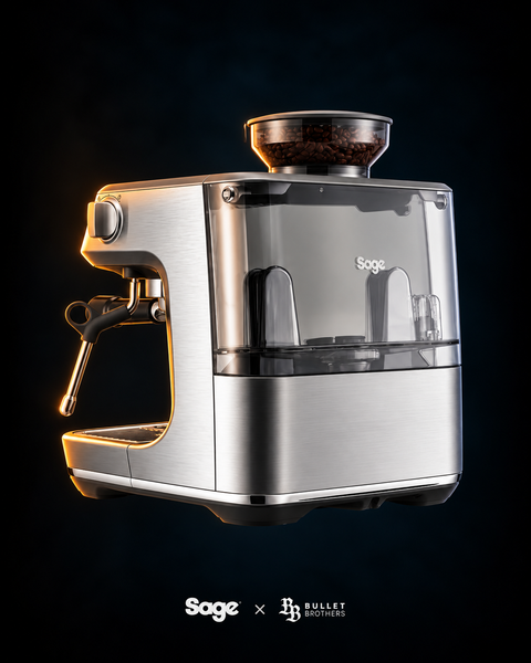 Sage the Barista Pro SES878BSS Stal Szczotkowana – widok z tyłu, Sage x Bullet Brothers